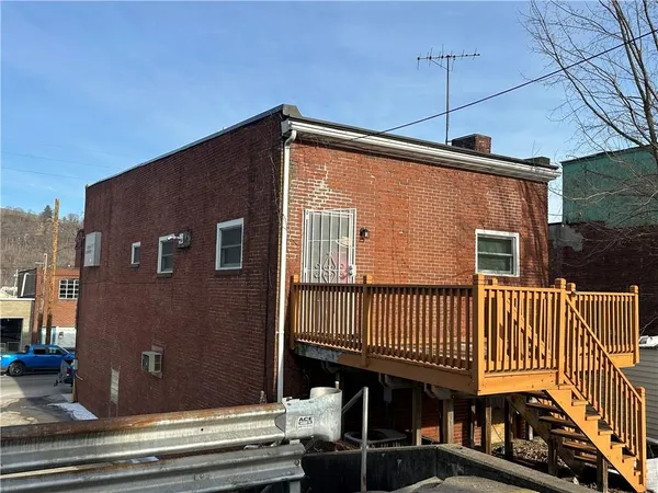 $70,000 | 623 Fallowfield Avenue, Charleroi, PA 15022