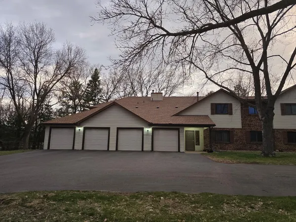 $189,900 | 5 East Crusader Avenue, Unit C, West St. Paul, MN 55118