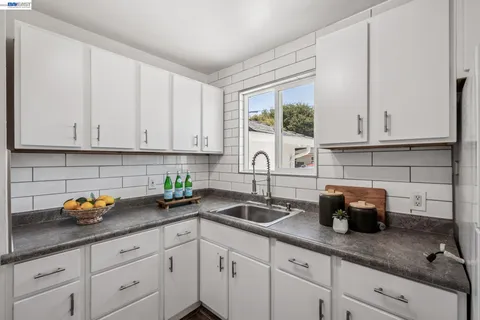 $700,000 | 4061 Maiden Lane, Union City, CA 94587