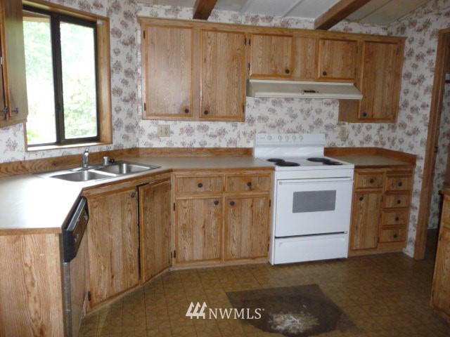 638 Southwest Oak Road Port Orchard, WA 98367 - Photo 4 of 11 Gallery Image 4