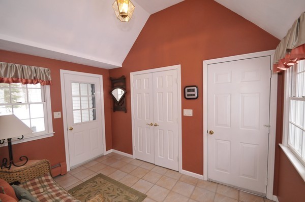 48 Hartness Road Sutton, MA 01590 - Photo 3 of 30