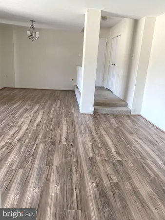 $1,500 | 15702 Dorset Road, Unit 202, Laurel, MD 20707