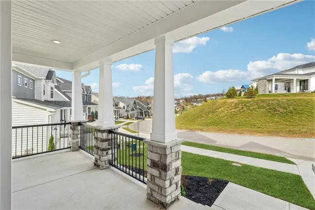 $689,990 | 412 Barons Court, Venetia, PA 15367