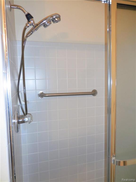 3097 High Pointe Ridge Road Lake Orion, MI 48359 - Photo 27 of 38
