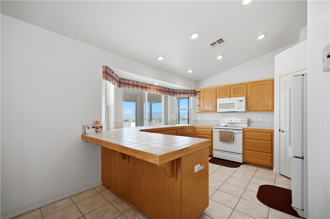 4399 Pinto Road Kingman, AZ 86401 - Photo 6 of 32