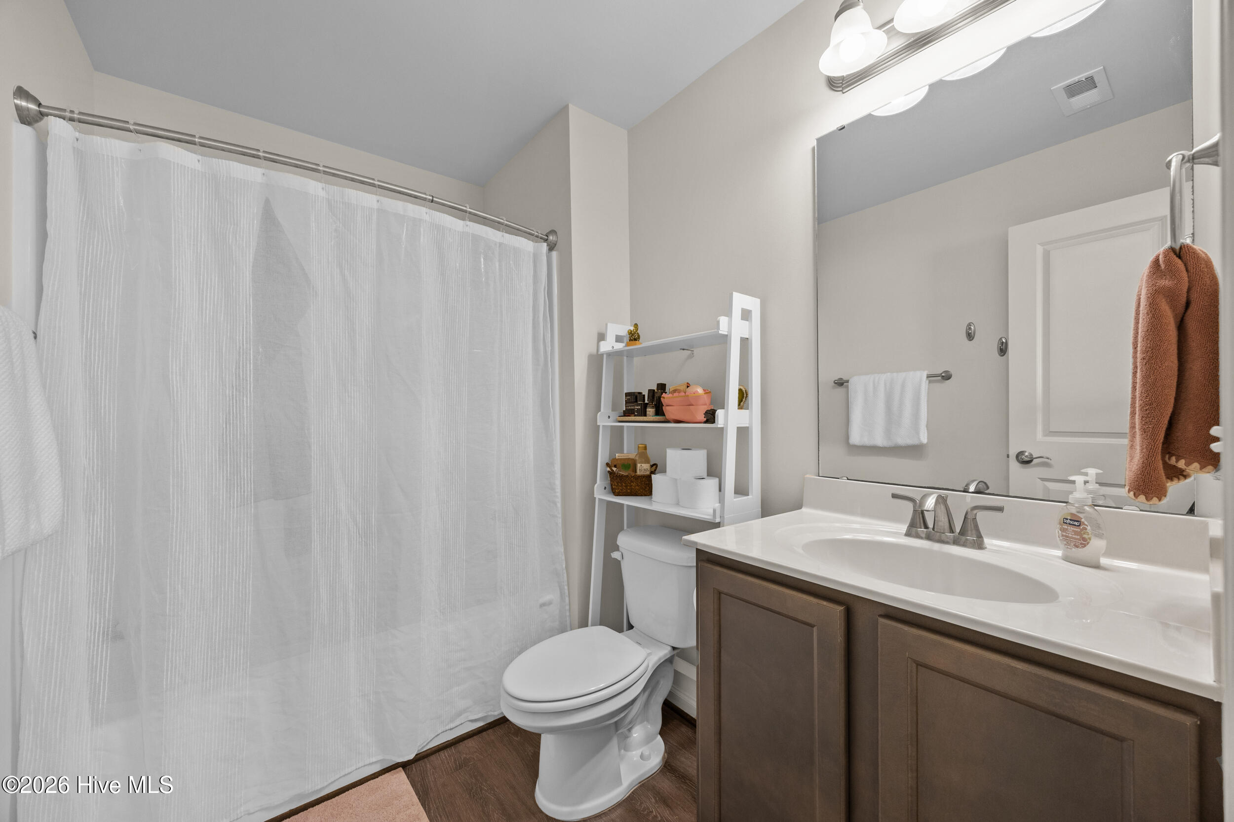 442 Sullivan Loop Road Midway Park, NC 28544 - Photo 9 of 41 10_bathroom