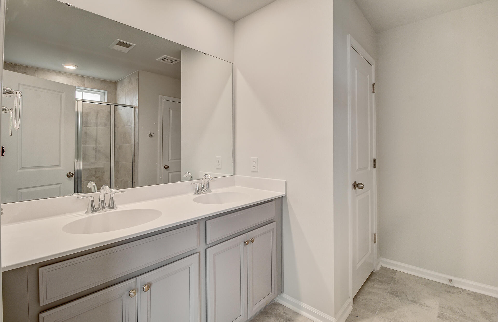 102 Slipper Shell Street Summerville, SC 29485 - Photo 4 of 12 Hanover Master bath