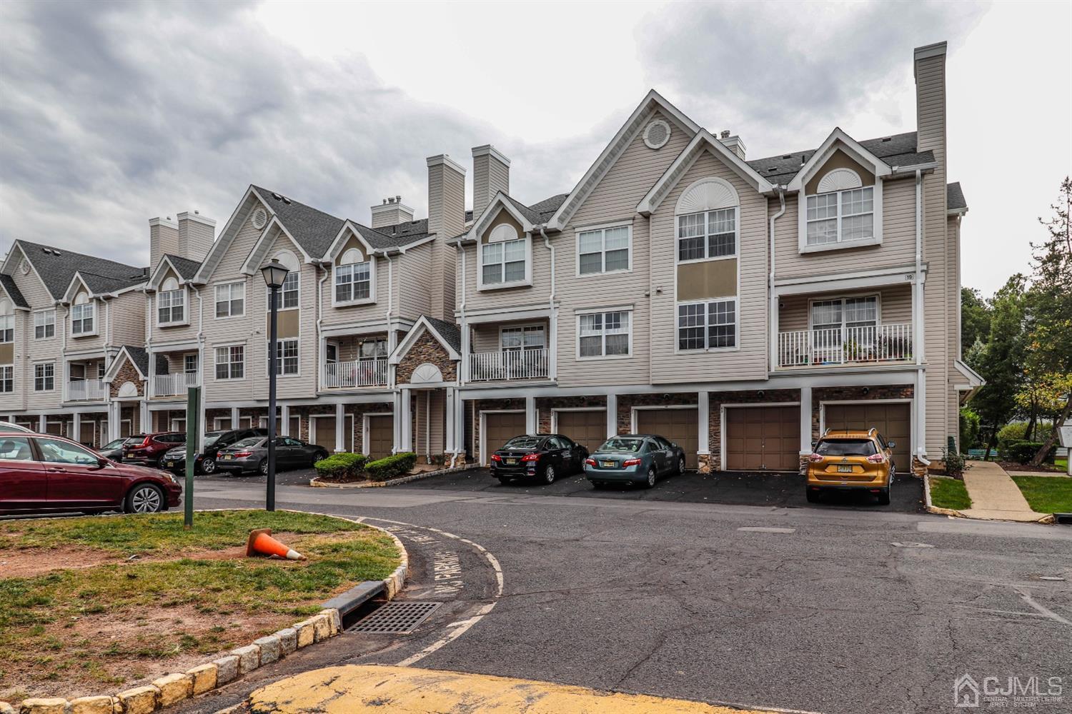 69 Inverness Drive Edison, NJ 08820 - Photo 2 of 31 Gallery Image 2