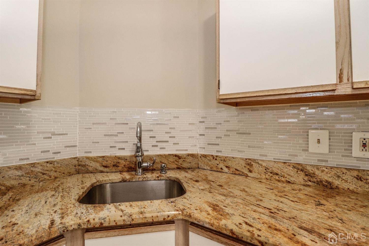 69 Inverness Drive Edison, NJ 08820 - Photo 12 of 31 Gallery Image 12