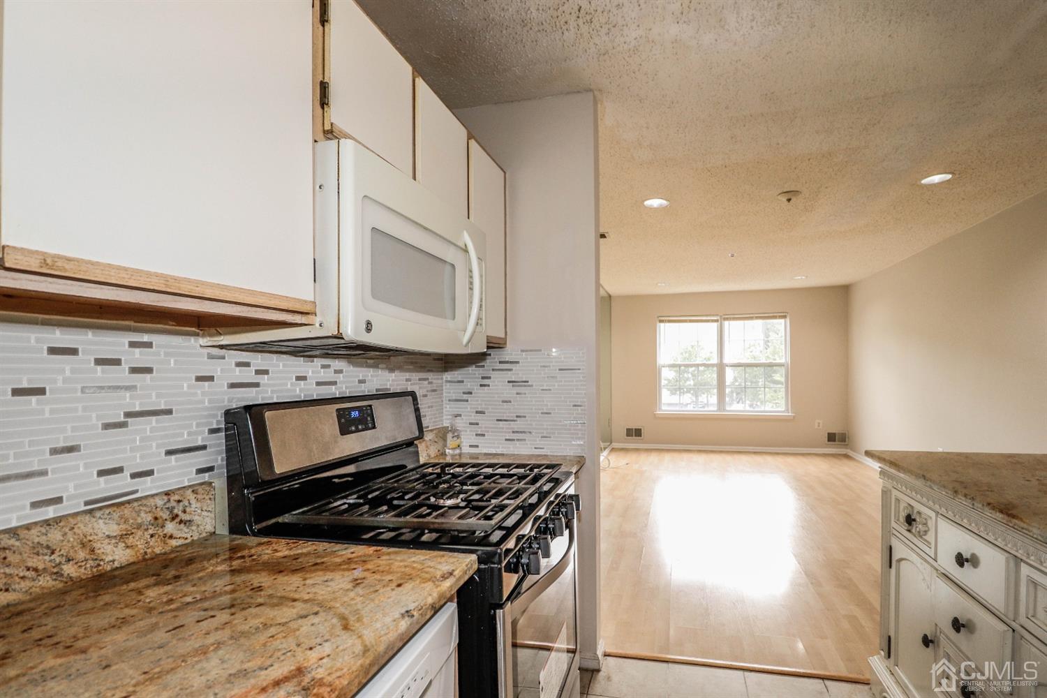 69 Inverness Drive Edison, NJ 08820 - Photo 13 of 31 Gallery Image 13