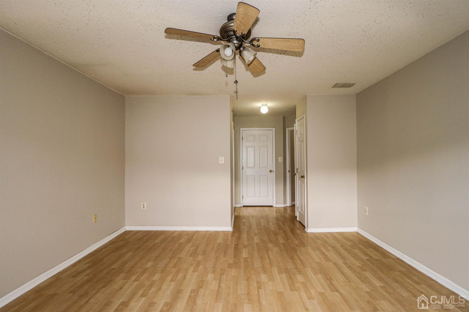 69 Inverness Drive Edison, NJ 08820 - Photo 20 of 31 Gallery Image 20