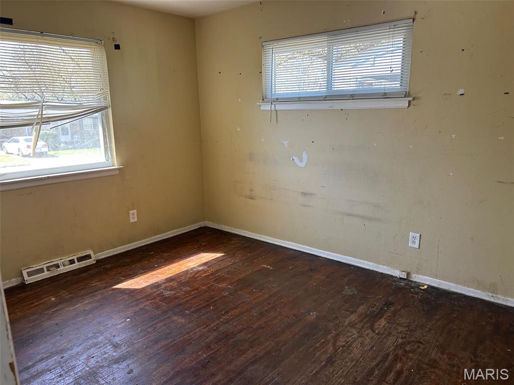 6016 Shillington Drive Berkeley, MO 63134 - Photo 3 of 6