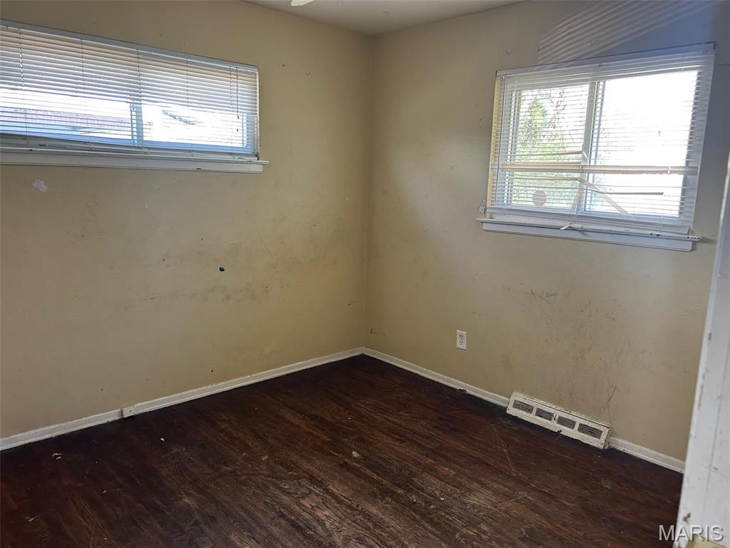 6016 Shillington Drive Berkeley, MO 63134 - Photo 4 of 6