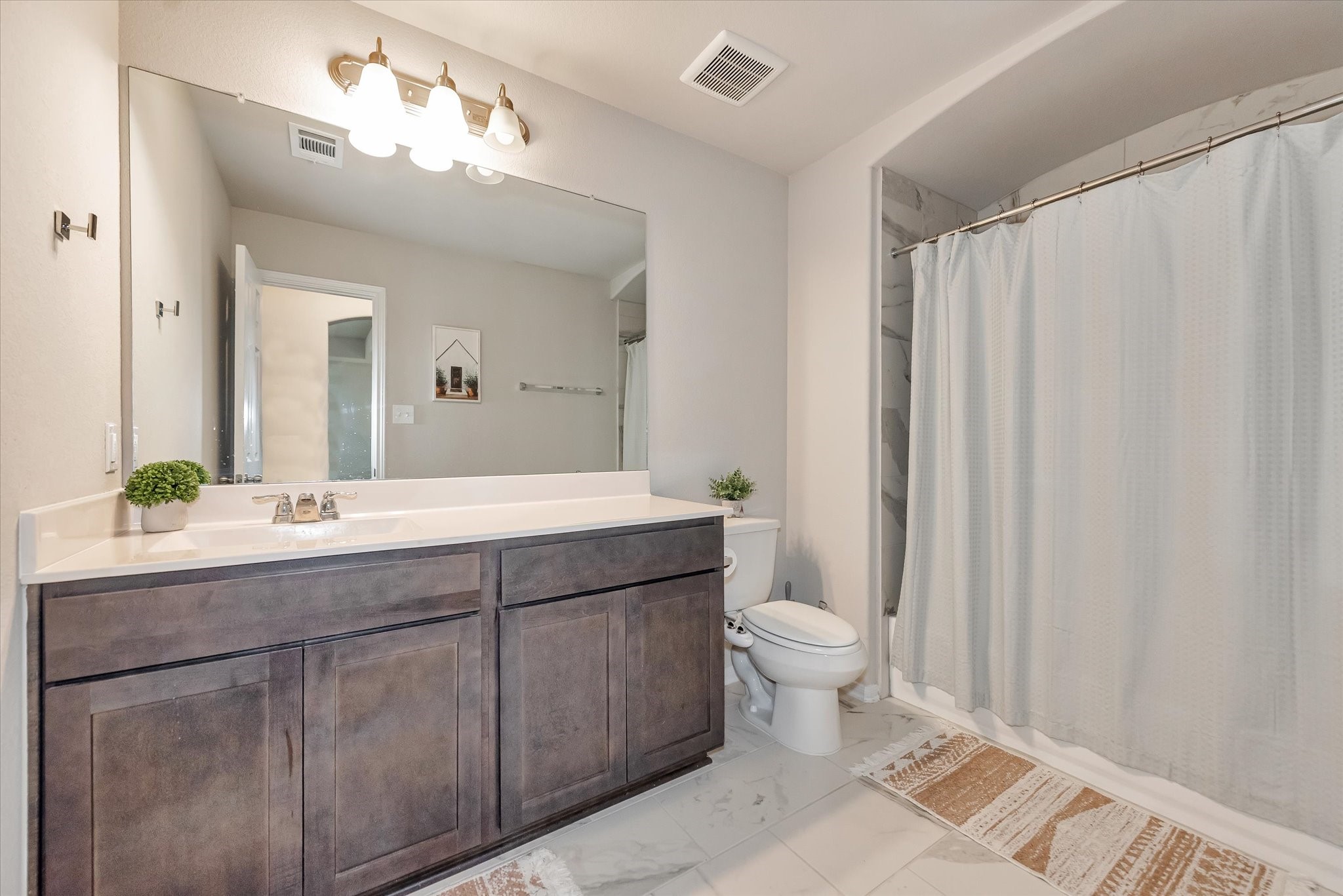 18306 Windy Knl Way Houston, TX 77084 - Photo 32 of 46 Secondary bath
