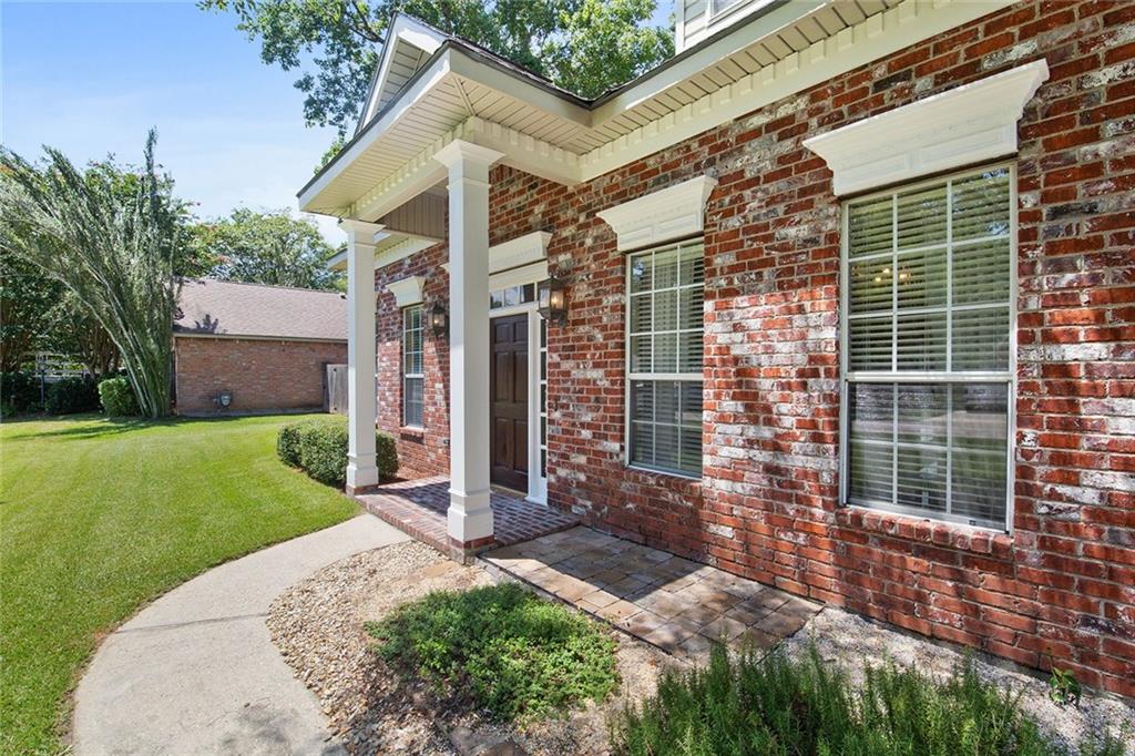 947 Rue Chinon Mandeville, LA 70471 - Photo 4 of 25 Gallery Image 4