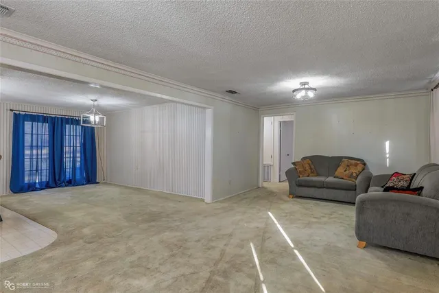 a view of livingroom with furniture