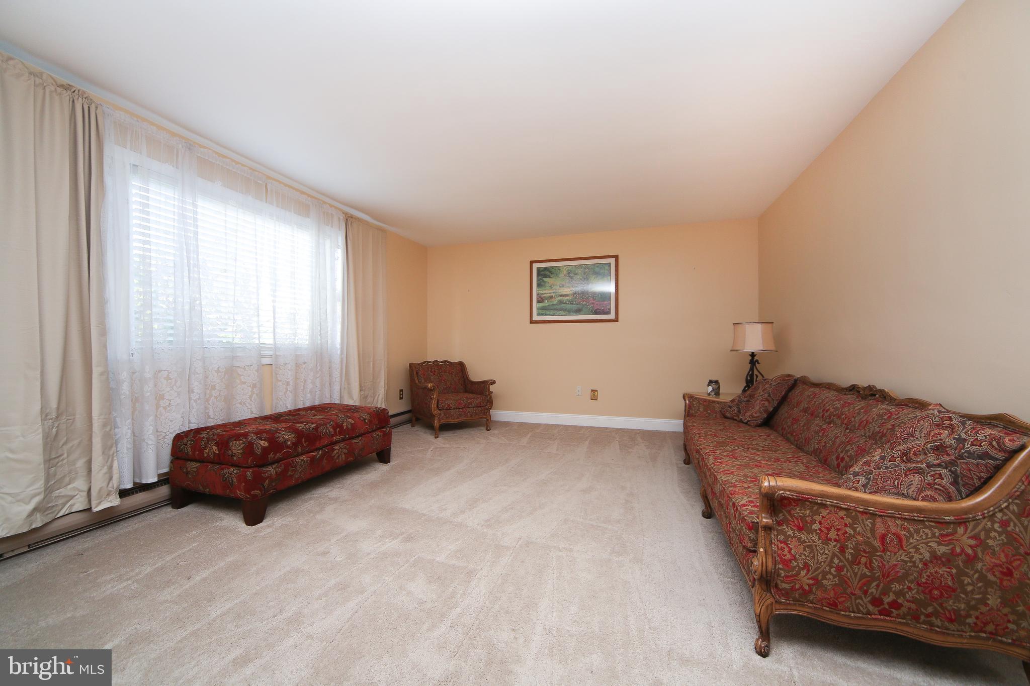 369 Morwood Road Telford, PA 18969 - Photo 2 of 20 Living Room