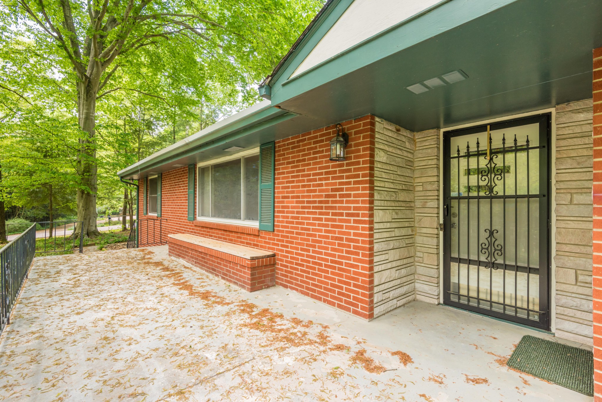 5901 Ridgewood Road Knoxville, TN 37918 - Photo 2 of 26 Gallery Image 2