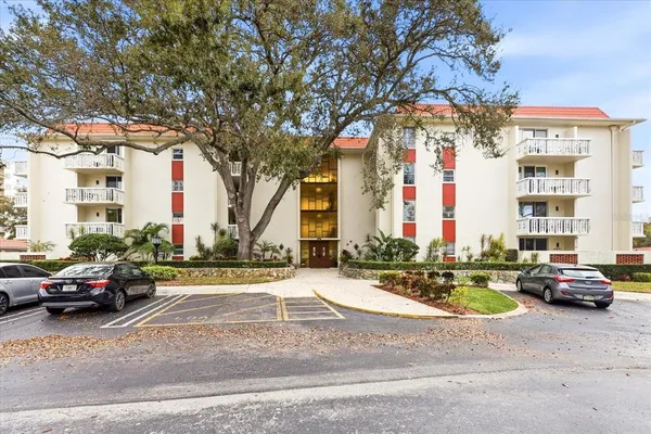 $2,000 | 2650 Pearce Drive, Unit 111, Clearwater, FL 33764