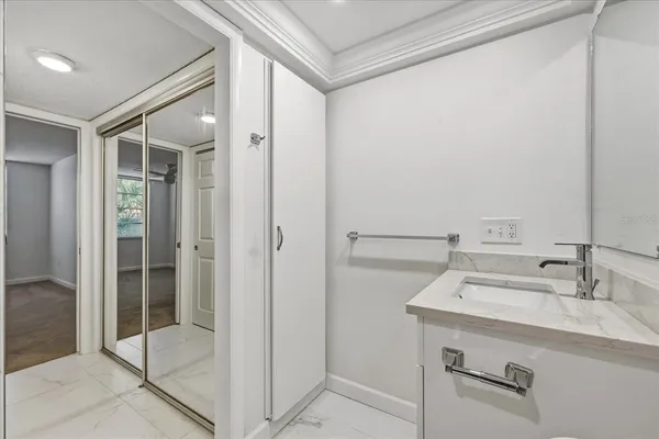 $2,000 | 2650 Pearce Drive, Unit 111, Clearwater, FL 33764