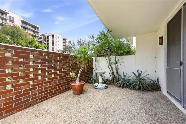 $2,000 | 2650 Pearce Drive, Unit 111, Clearwater, FL 33764