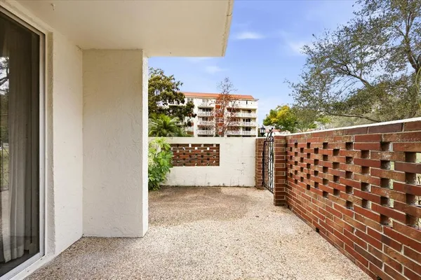 $2,000 | 2650 Pearce Drive, Unit 111, Clearwater, FL 33764