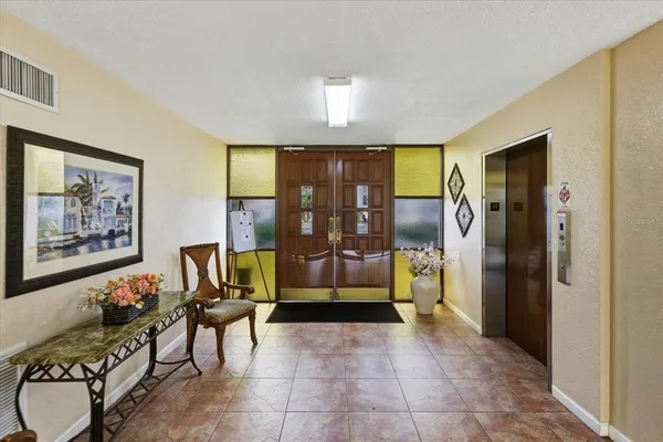 $2,000 | 2650 Pearce Drive, Unit 111, Clearwater, FL 33764