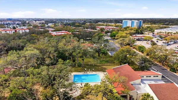 $2,000 | 2650 Pearce Drive, Unit 111, Clearwater, FL 33764