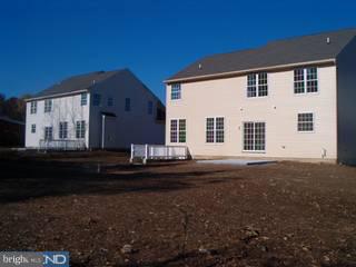 9699 B Pine Road Philadelphia, PA 19115 - Photo 2 of 6 Gallery Image 2