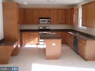 9699 B Pine Road Philadelphia, PA 19115 - Photo 3 of 6 Gallery Image 3