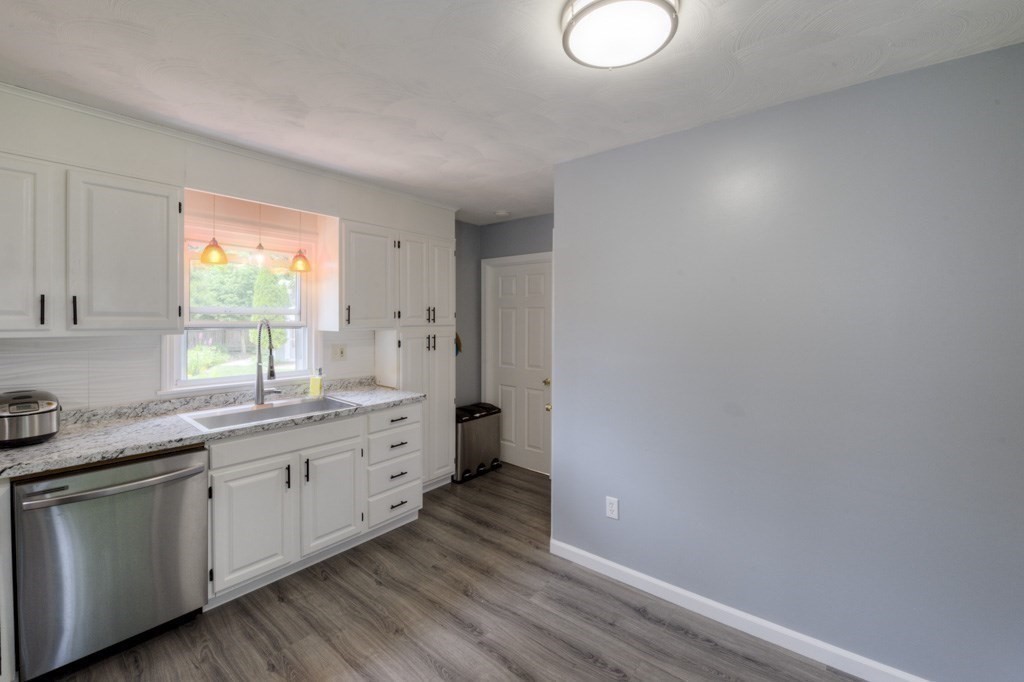 98 Kane Street Springfield, MA 01119 - Photo 14 of 42