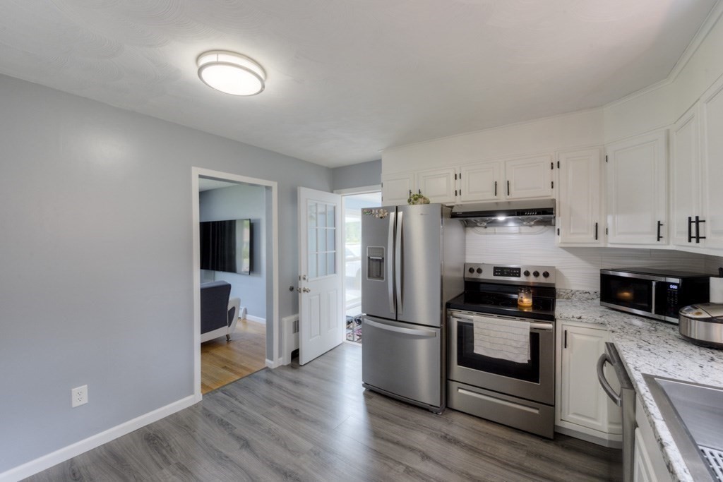98 Kane Street Springfield, MA 01119 - Photo 15 of 42