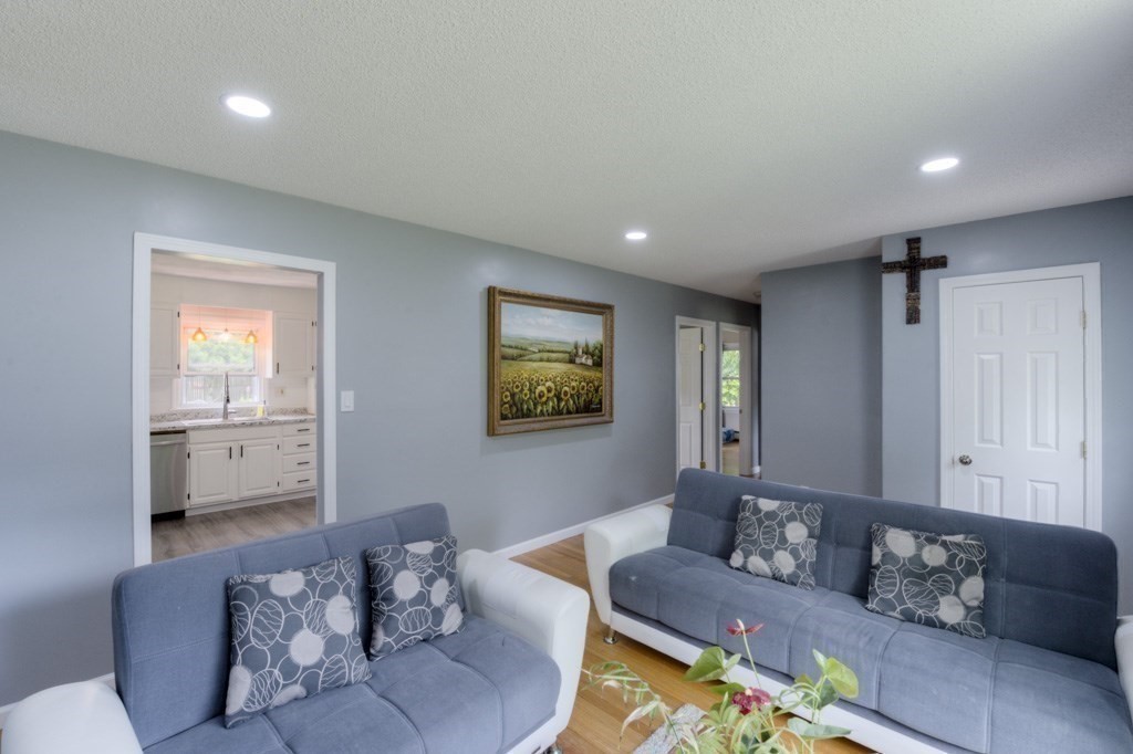 98 Kane Street Springfield, MA 01119 - Photo 20 of 42