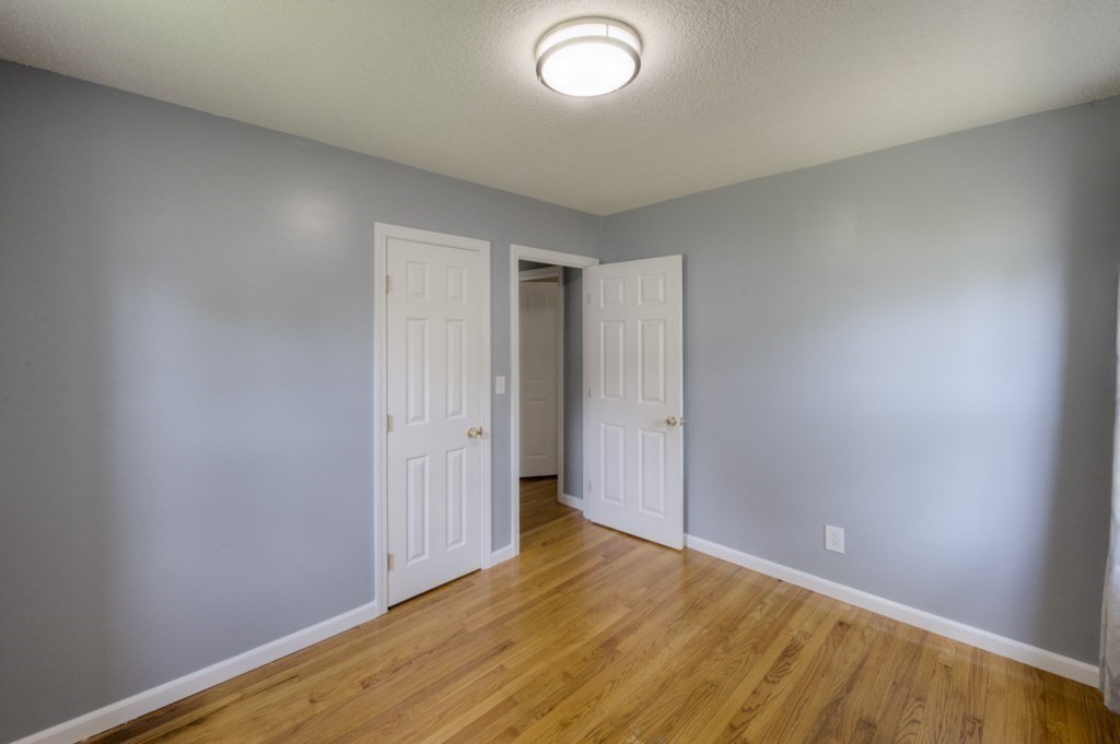 98 Kane Street Springfield, MA 01119 - Photo 23 of 42