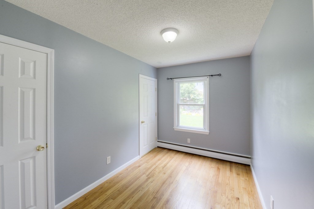 98 Kane Street Springfield, MA 01119 - Photo 26 of 42