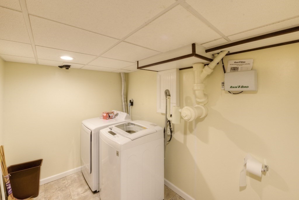 98 Kane Street Springfield, MA 01119 - Photo 33 of 42