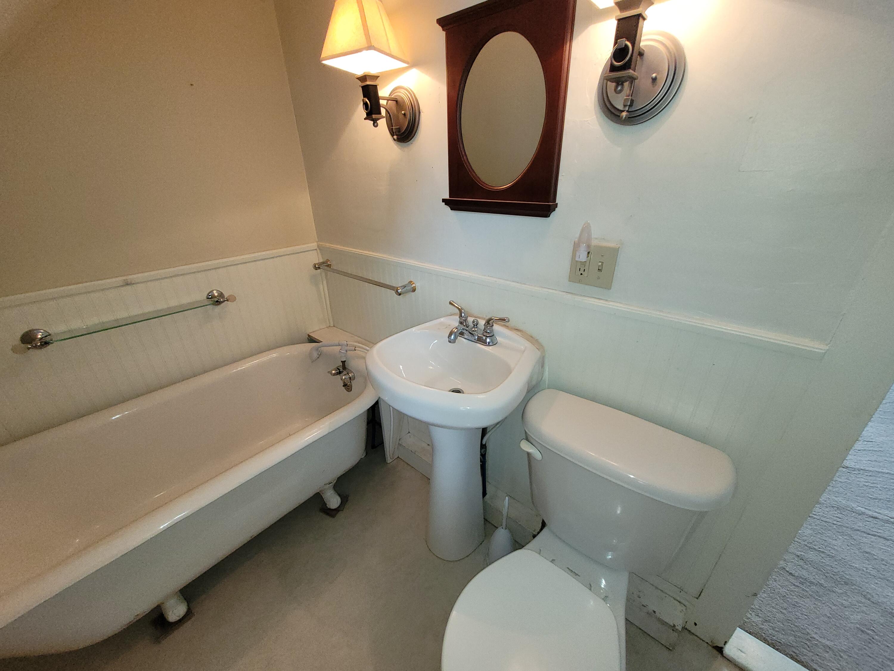 232 Grove Street Bangor, ME 04401 - Photo 15 of 21 20230525_101103