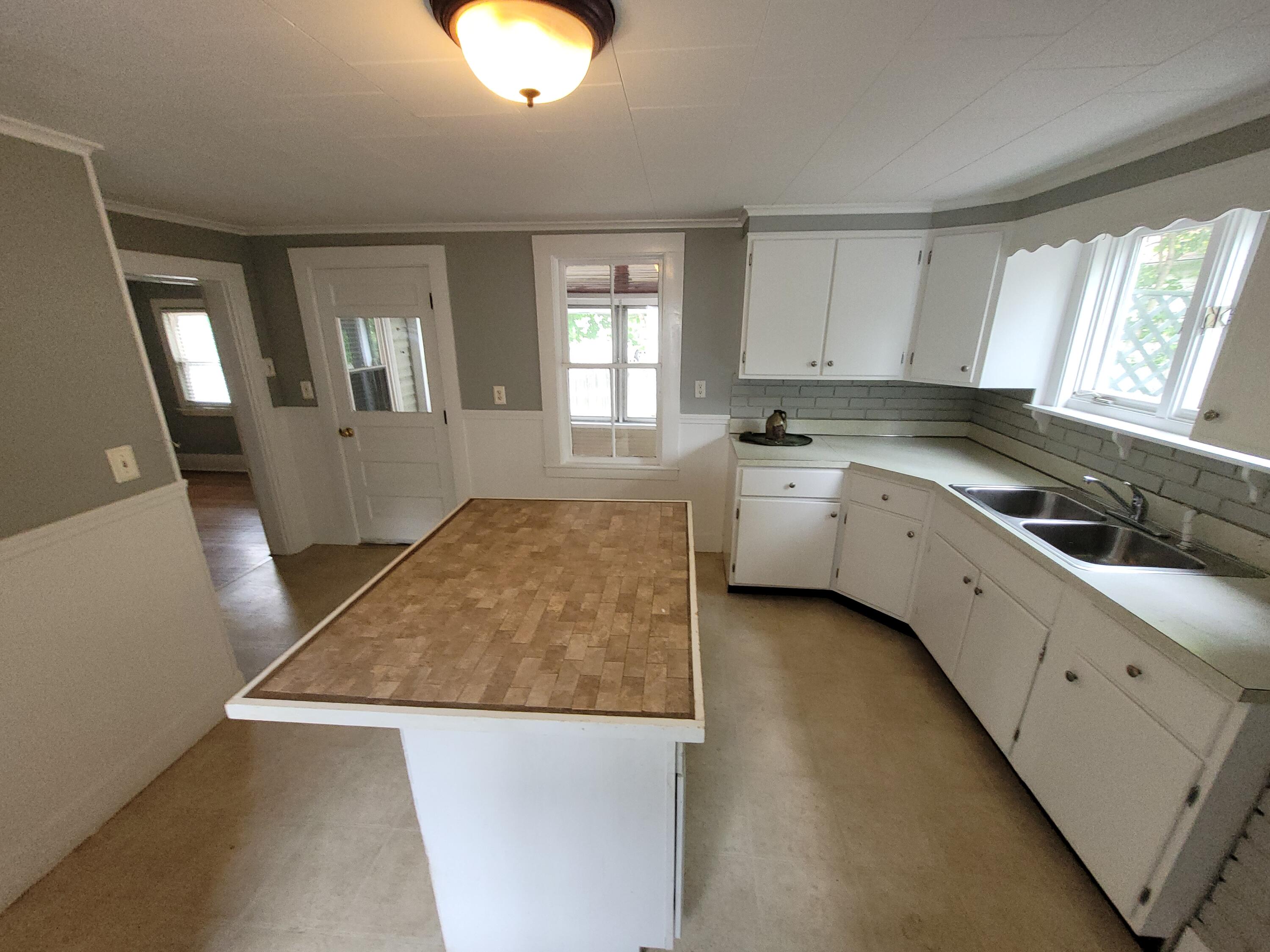 232 Grove Street Bangor, ME 04401 - Photo 5 of 21 20230525_100714