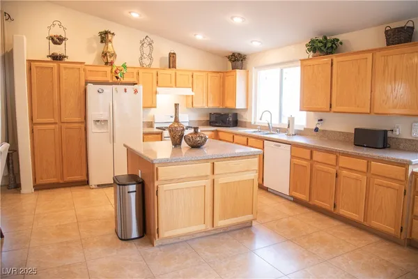 $5,750 | 7410 Deer Springs Way, Las Vegas, NV 89131