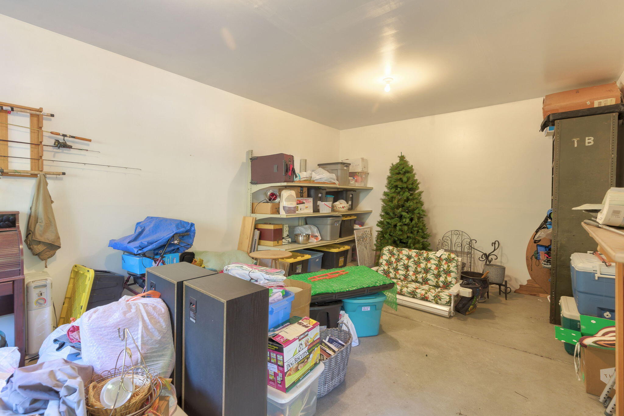 462 Espey Road Grants Pass, OR 97527 - Photo 36 of 41 Storage Room in Shop