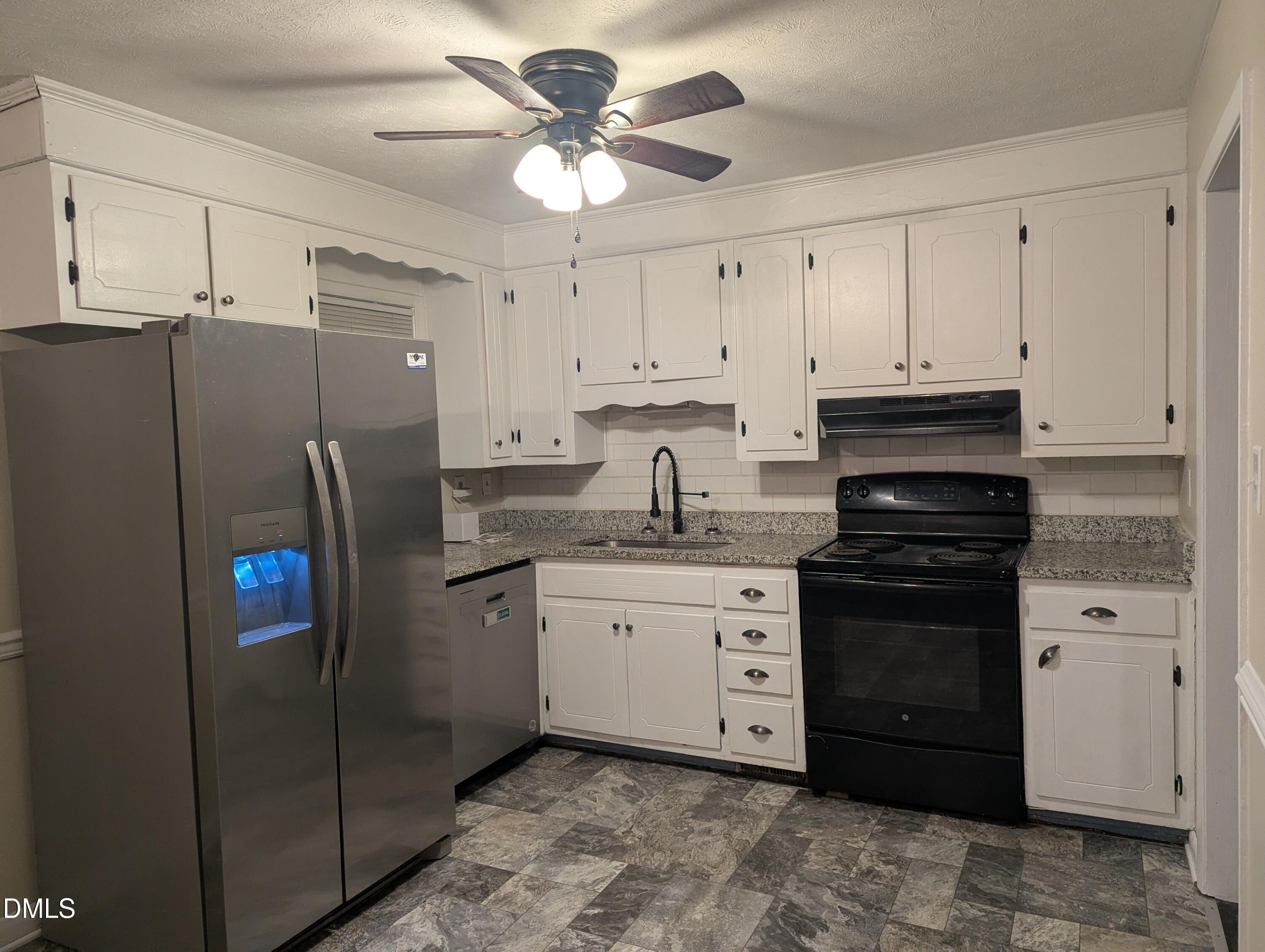 1020 Riverside Circle Spring Lake, NC 28390 - Photo 11 of 33 PXL_20260824_013108693