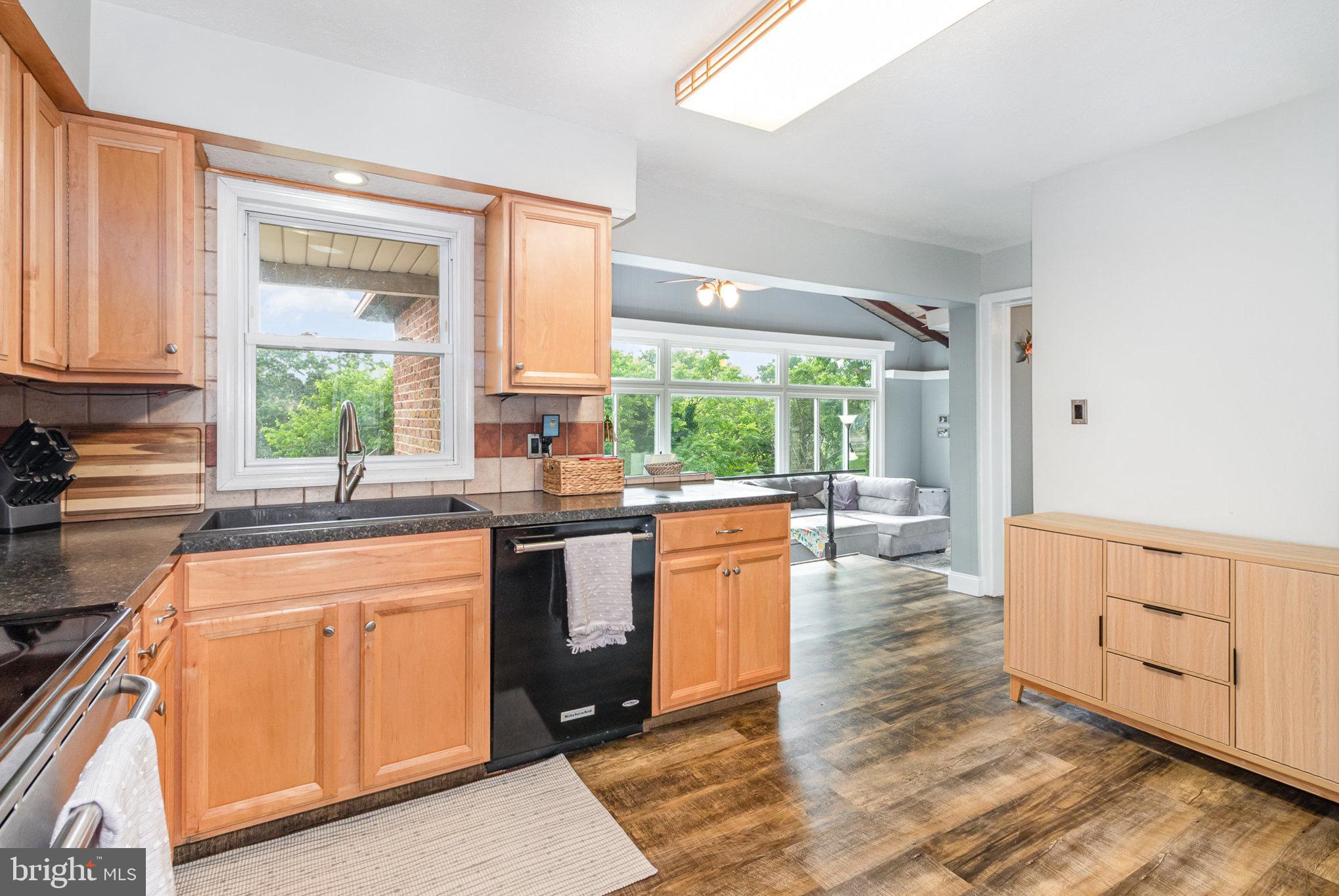 605 Evergreen Road New Cumberland, PA 17070 - Photo 6 of 36 Gallery Image 6