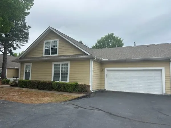 $242,500 | 7413 Appling Oaks Drive, Unit 44, Cordova, TN 38016