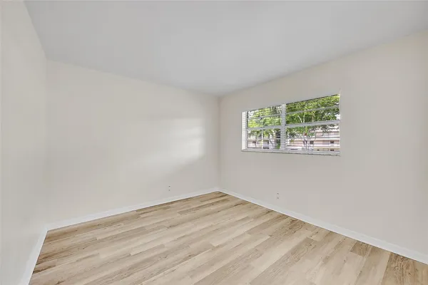 $1,750 | 23 Abbey Lane, Unit 202, Delray Beach, FL 33446