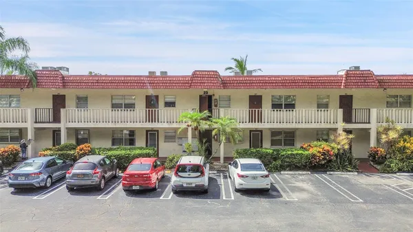 $1,750 | 23 Abbey Lane, Unit 202, Delray Beach, FL 33446