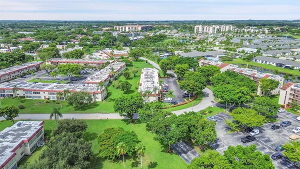 $1,750 | 23 Abbey Lane, Unit 202, Delray Beach, FL 33446