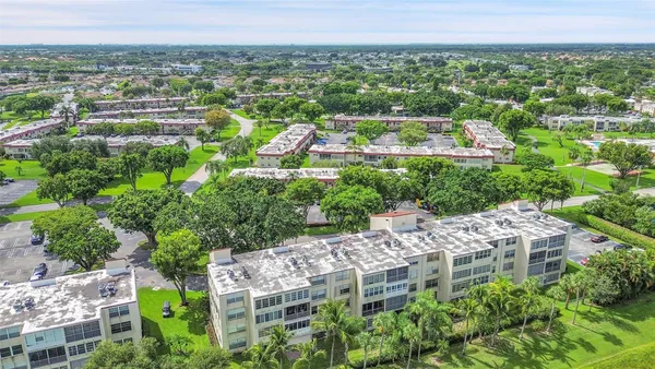 $1,750 | 23 Abbey Lane, Unit 202, Delray Beach, FL 33446