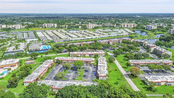 $1,750 | 23 Abbey Lane, Unit 202, Delray Beach, FL 33446