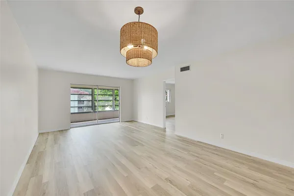 $1,750 | 23 Abbey Lane, Unit 202, Delray Beach, FL 33446