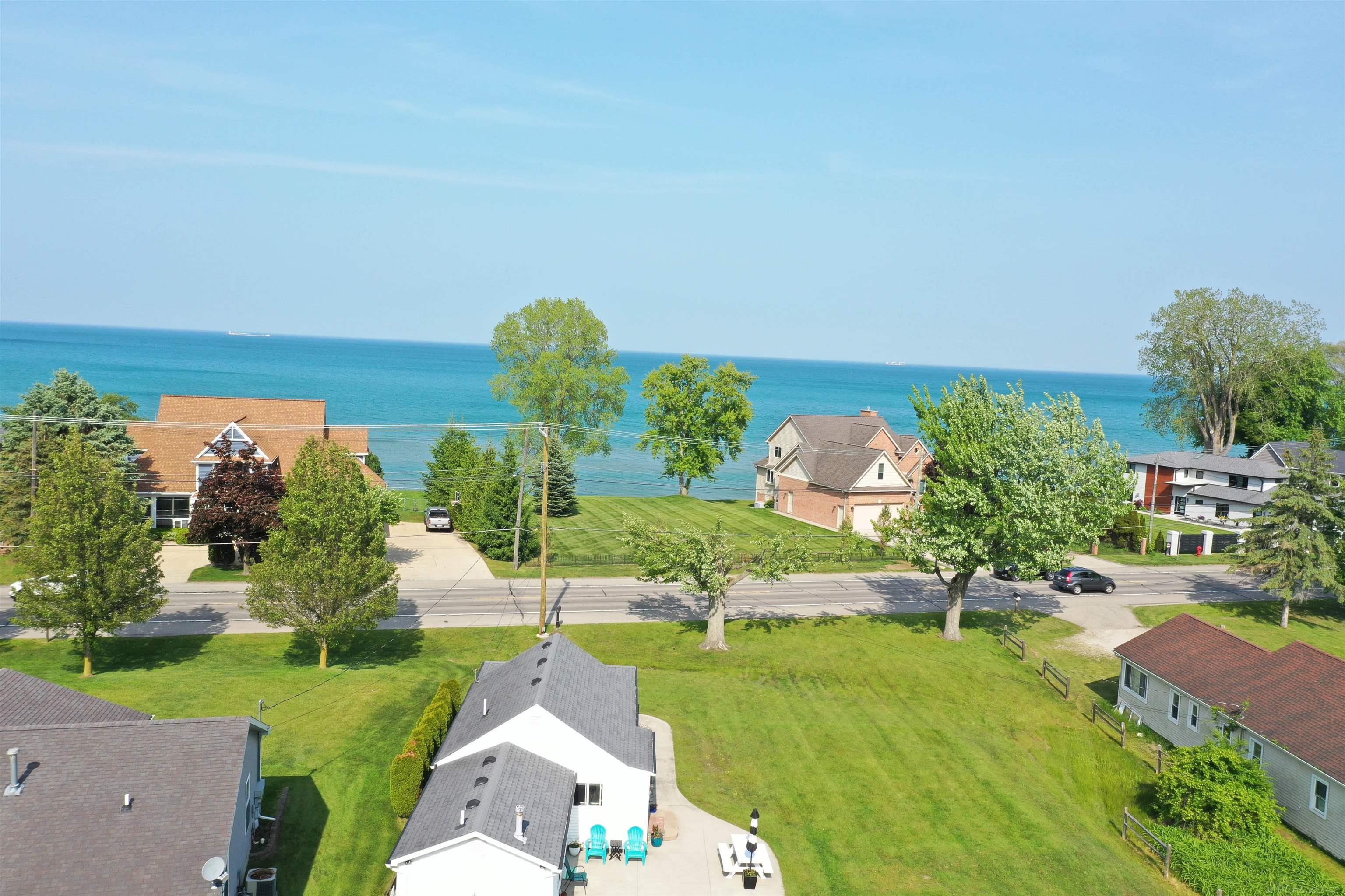 6625 Lakeshore Road Lakeport, MI 48059 - Photo 10 of 59